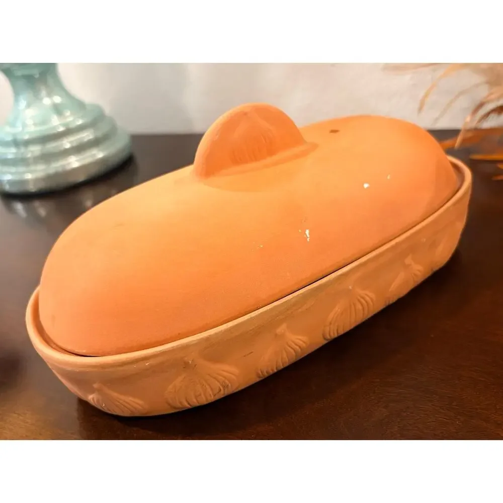 RSVP Terracotta Garlic Roaster 2 Cup Clay Baker Lidded Garlic Bulb Design